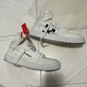 MENS HI-TOP OFF-WHITE SNEAKER